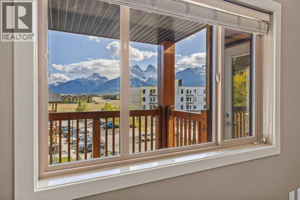 300 Palliser Lane Property Photo 34