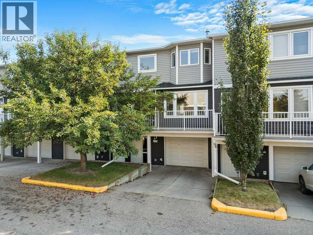 248 Regal Park Ne Property Photo 3