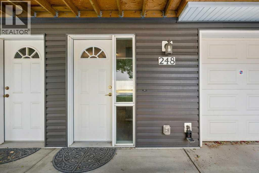 248 Regal Park Ne Property Photo 5