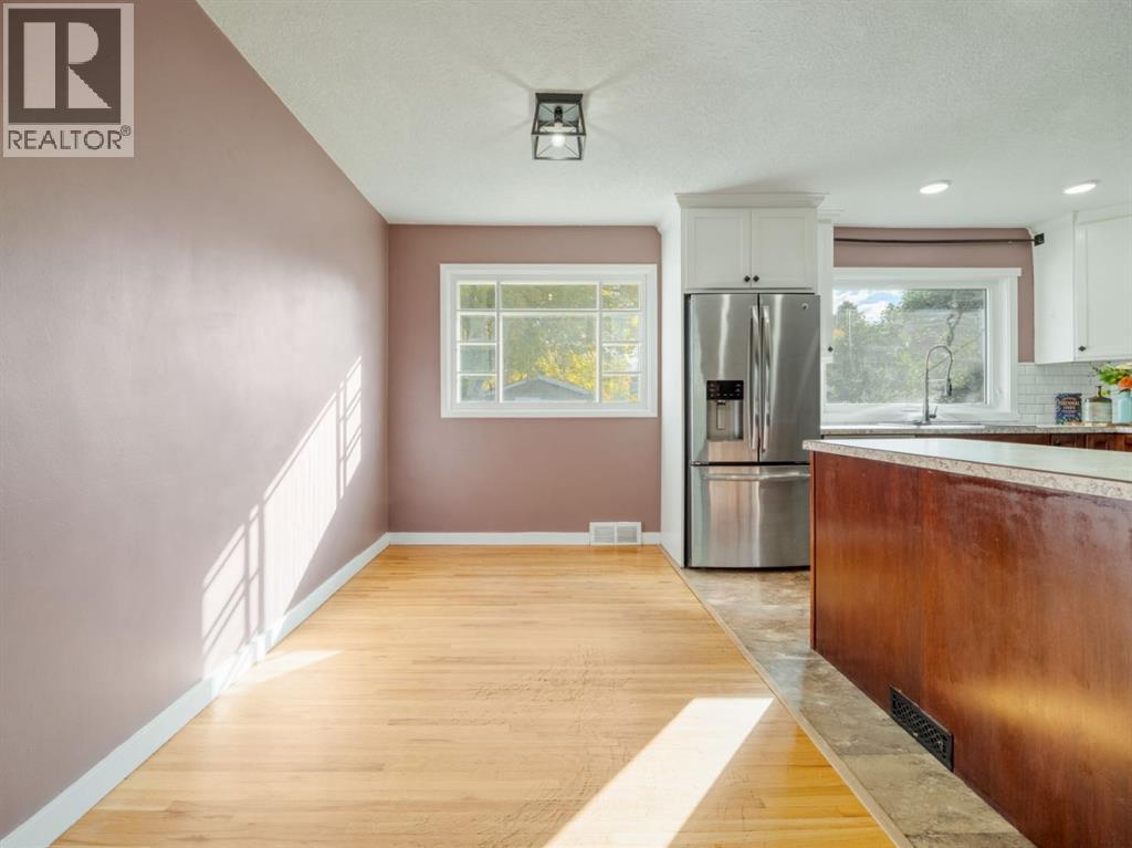 309 26 Street S Property Photo 15