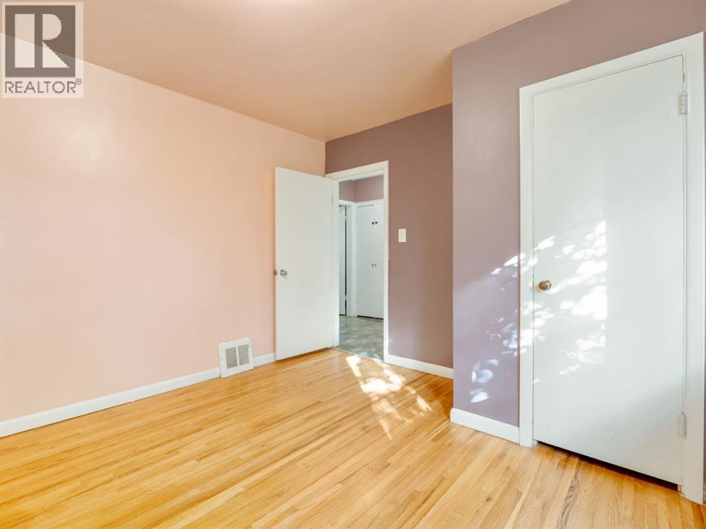 309 26 Street S Property Photo 26