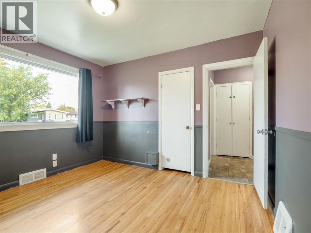 309 26 Street S Property Photo 28