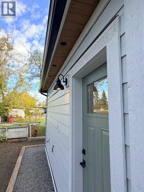 306 47 Avenue W Property Photo 3