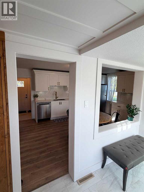 306 47 Avenue W Property Photo 6