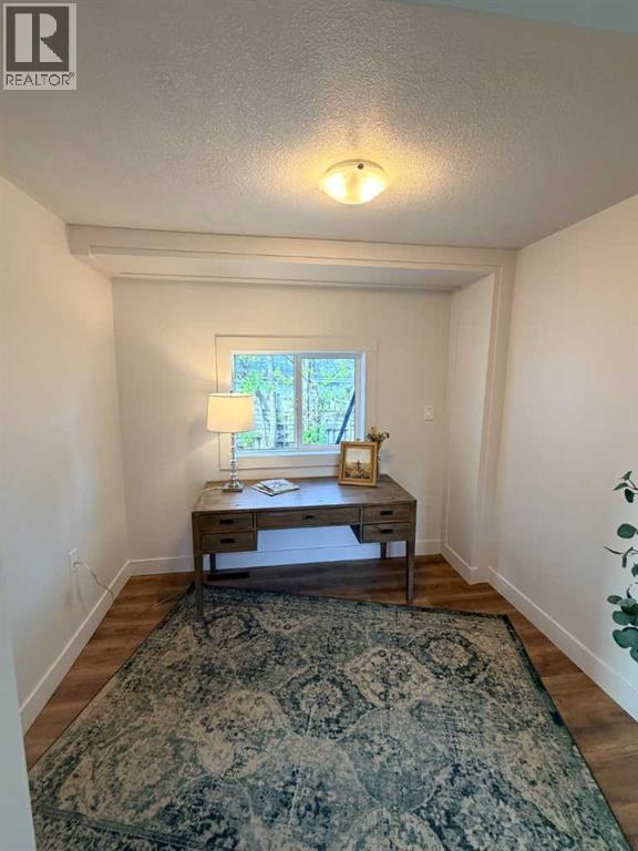 306 47 Avenue W Property Photo 13