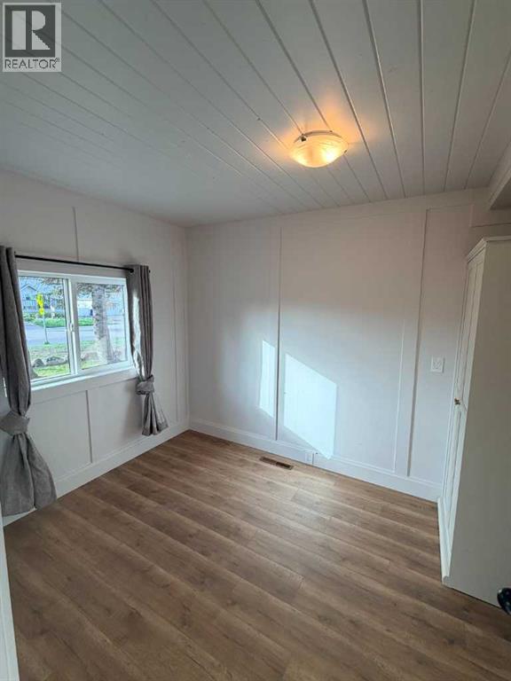 306 47 Avenue W Property Photo 14