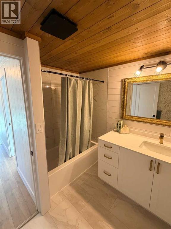 306 47 Avenue W Property Photo 22