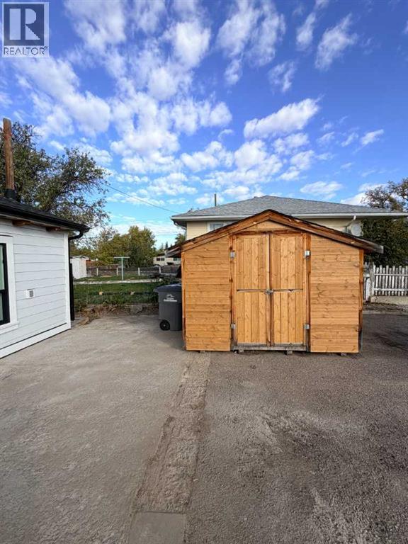 306 47 Avenue W Property Photo 27