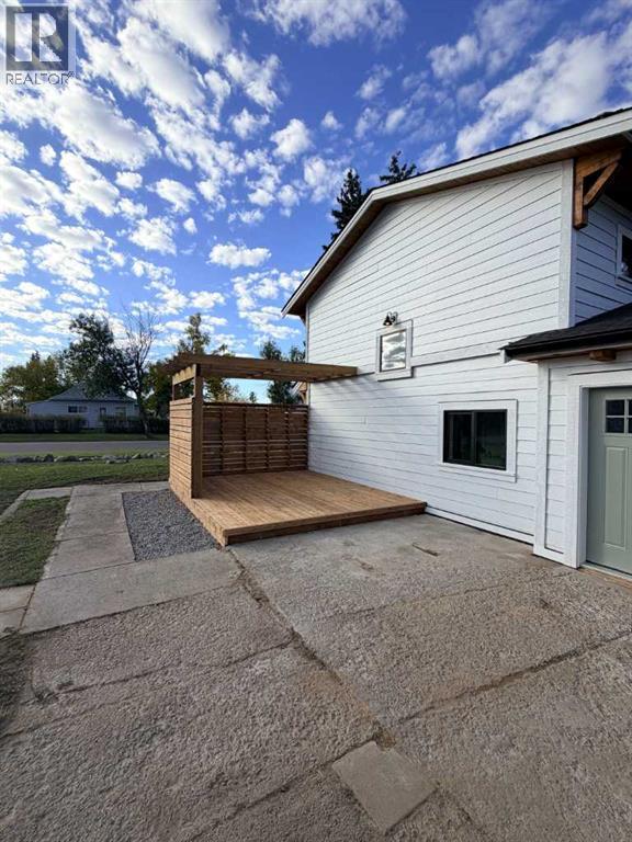 306 47 Avenue W Property Photo 37