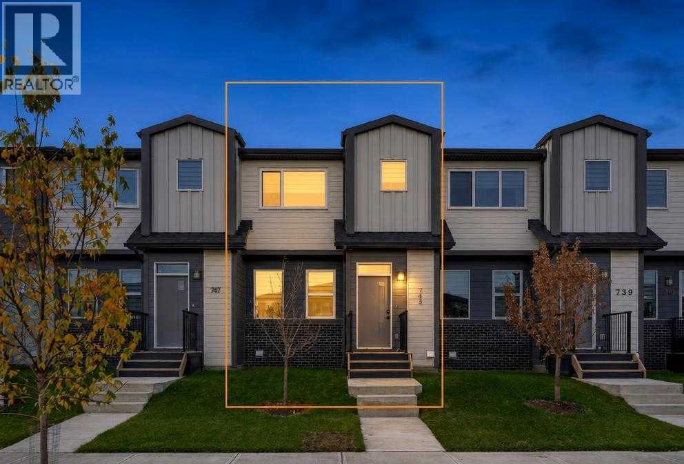 743 Wolf Willow Boulevard SE Property Photo 1
