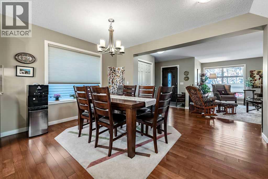 86 Walden Crescent Se Property Photo 8