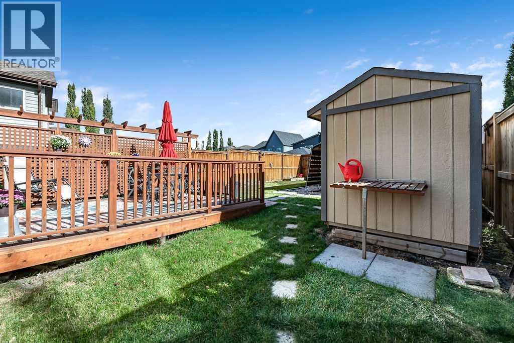 86 Walden Crescent Se Property Photo 40