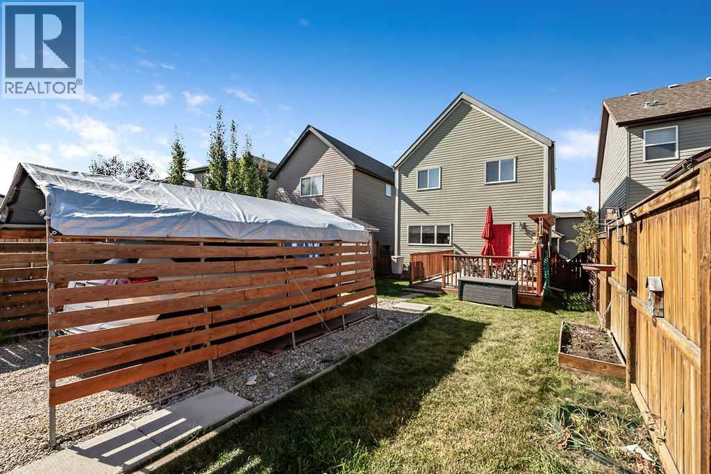 86 Walden Crescent Se Property Photo 43