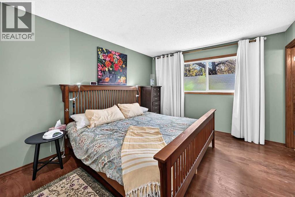 155 Strathcona Close Sw Property Photo 13