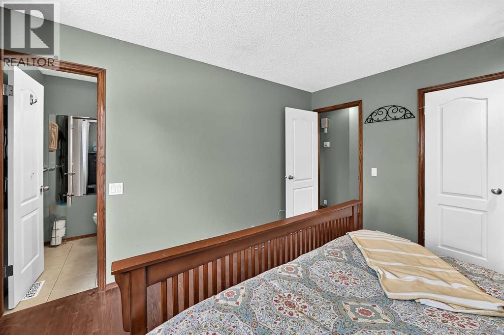 155 Strathcona Close Sw Property Photo 15