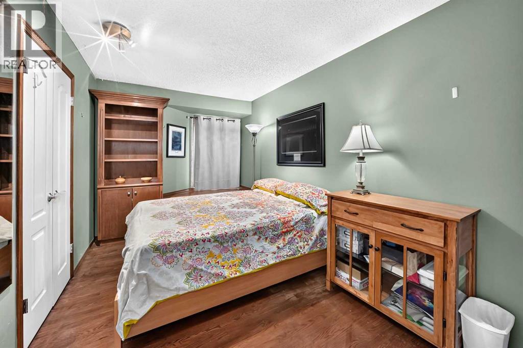 155 Strathcona Close Sw Property Photo 17