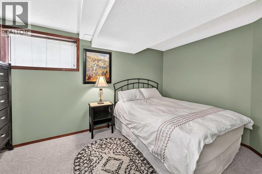 155 Strathcona Close Sw Property Photo 28