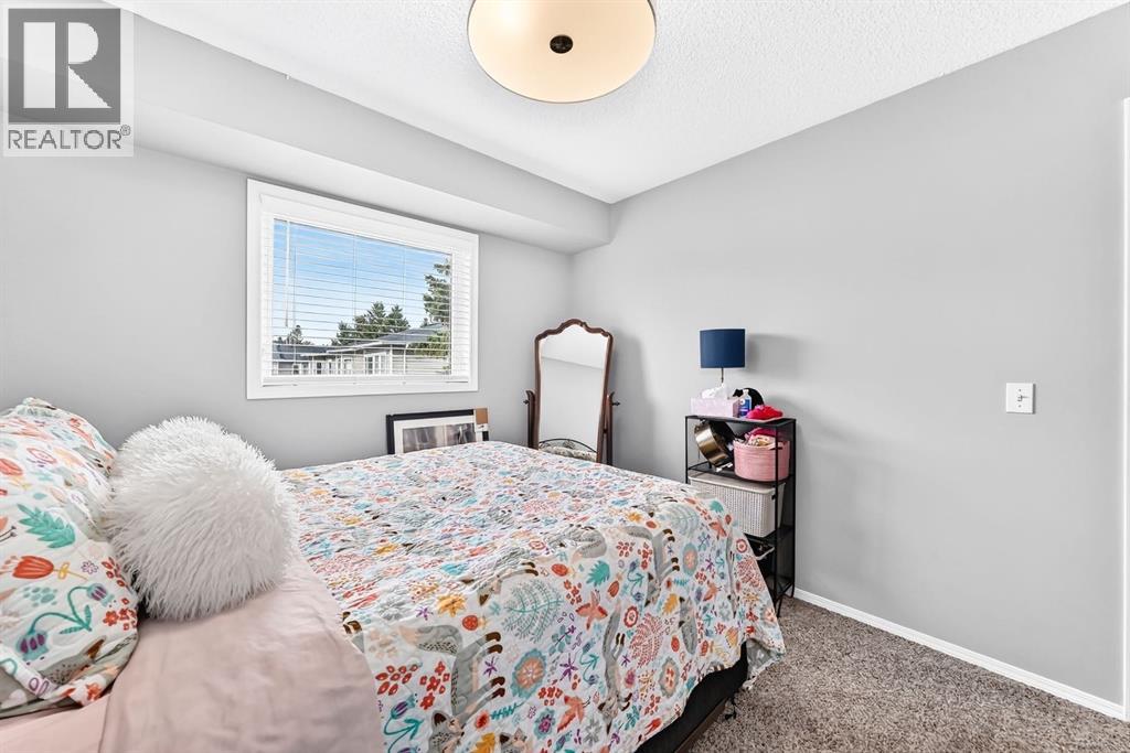 355 Regal Park Ne Property Photo 11