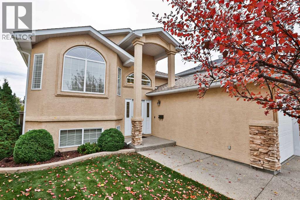 37 Squamish Crescent W Property Photo 2