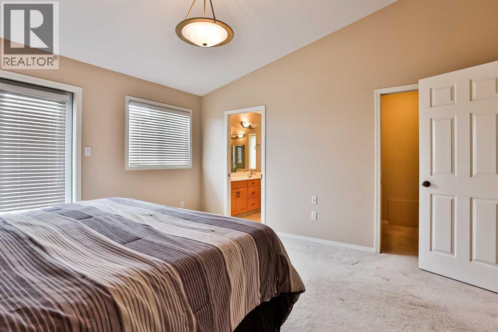 37 Squamish Crescent W Property Photo 14