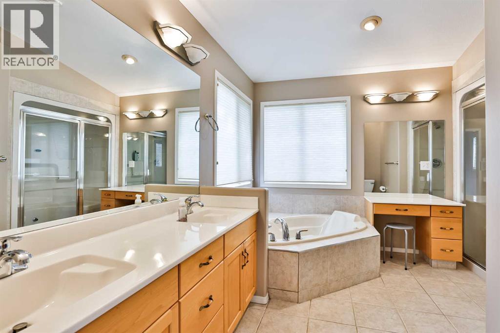 37 Squamish Crescent W Property Photo 15
