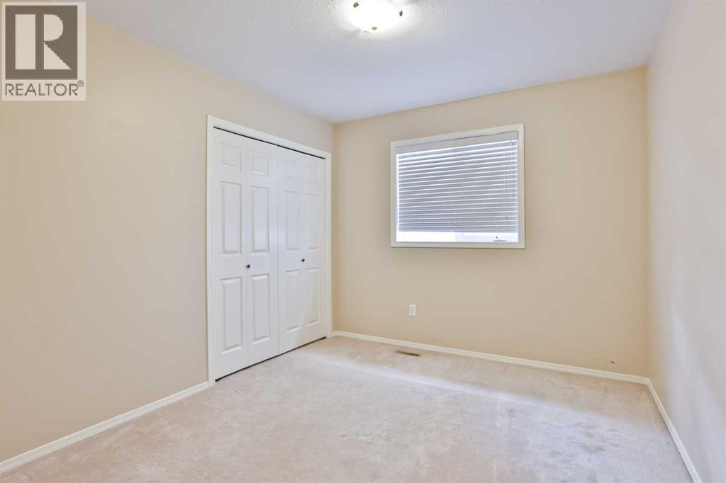 37 Squamish Crescent W Property Photo 18