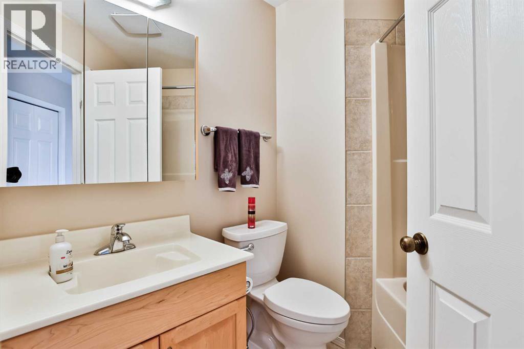 37 Squamish Crescent W Property Photo 20