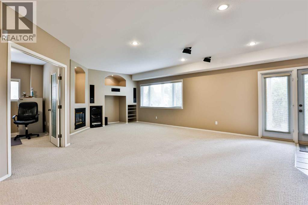 37 Squamish Crescent W Property Photo 23