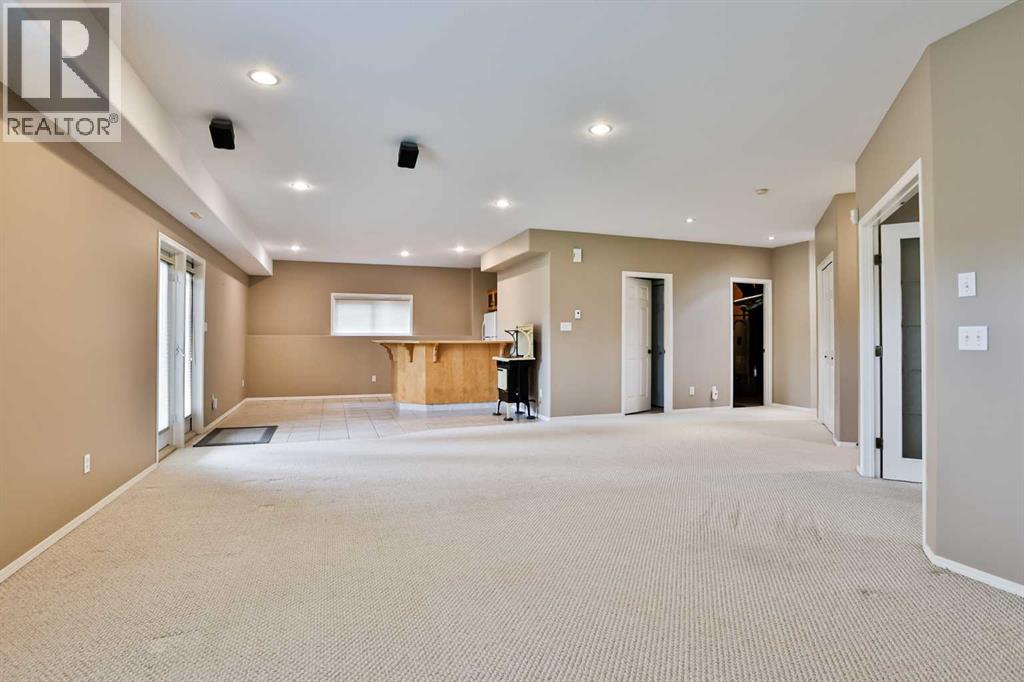37 Squamish Crescent W Property Photo 25
