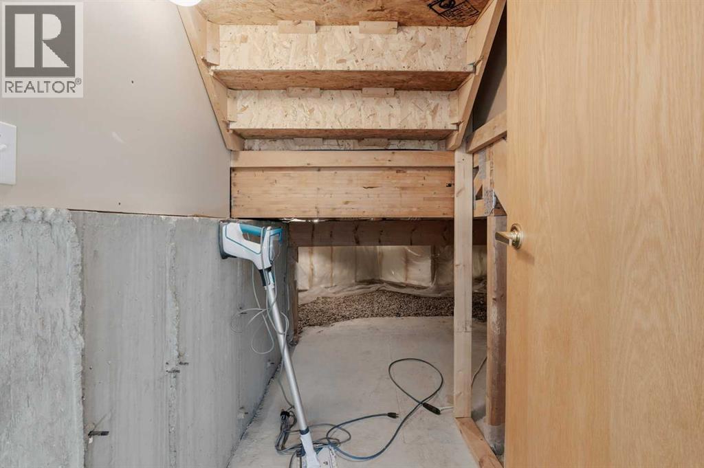 115 Cougar Road N Property Photo 26