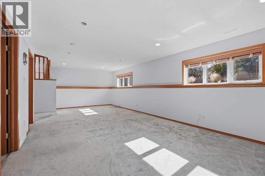 115 Cougar Road N Property Photo 29
