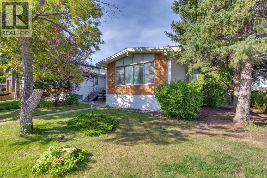 1101 42 Street Sw Property Photo 1