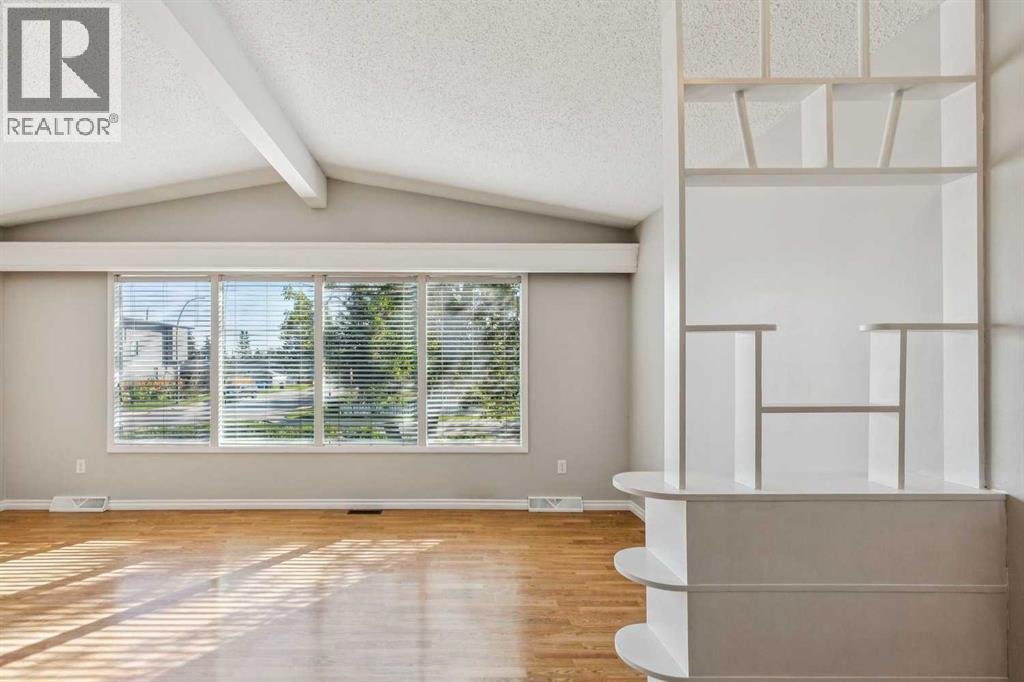 1101 42 Street Sw Property Photo 3