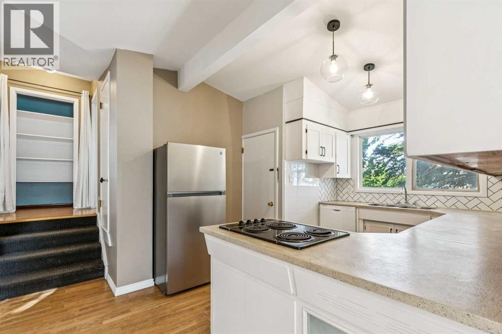 1101 42 Street Sw Property Photo 11