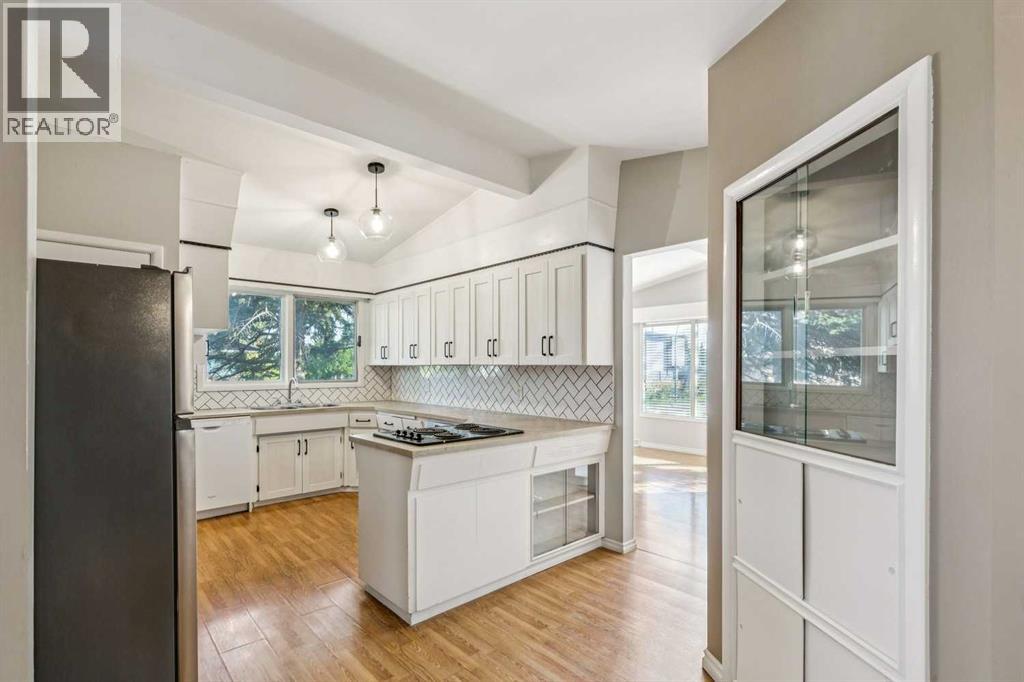 1101 42 Street Sw Property Photo 12