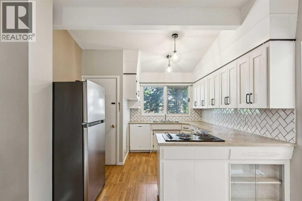 1101 42 Street Sw Property Photo 13