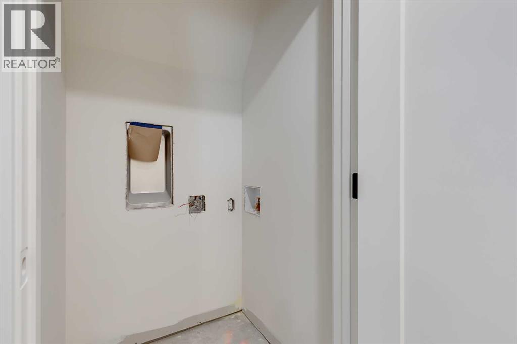 844 Hampshire Crescent Ne Property Photo 44