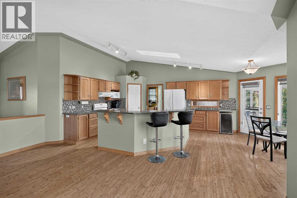 50 4 Street Property Photo 9