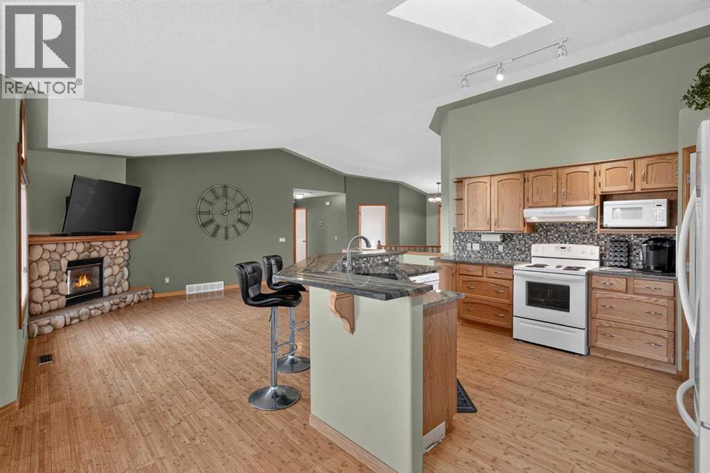 50 4 Street Property Photo 12