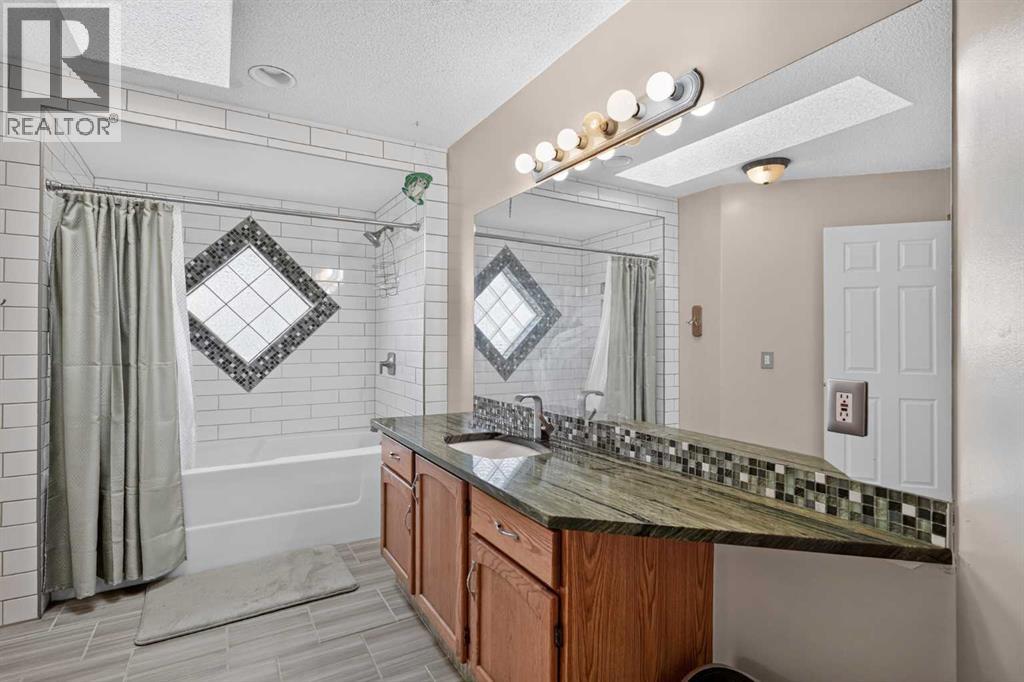 50 4 Street Property Photo 20