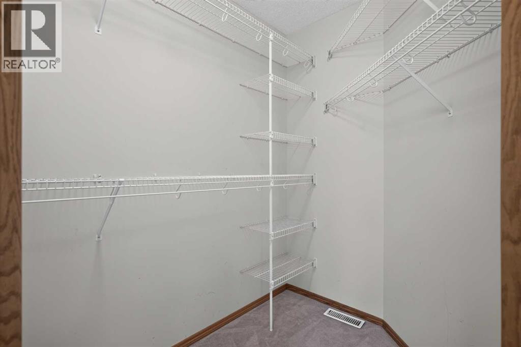 50 4 Street Property Photo 21