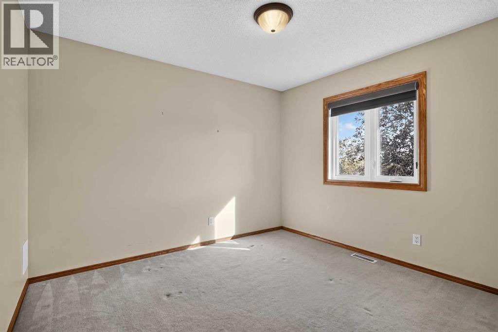 50 4 Street Property Photo 25