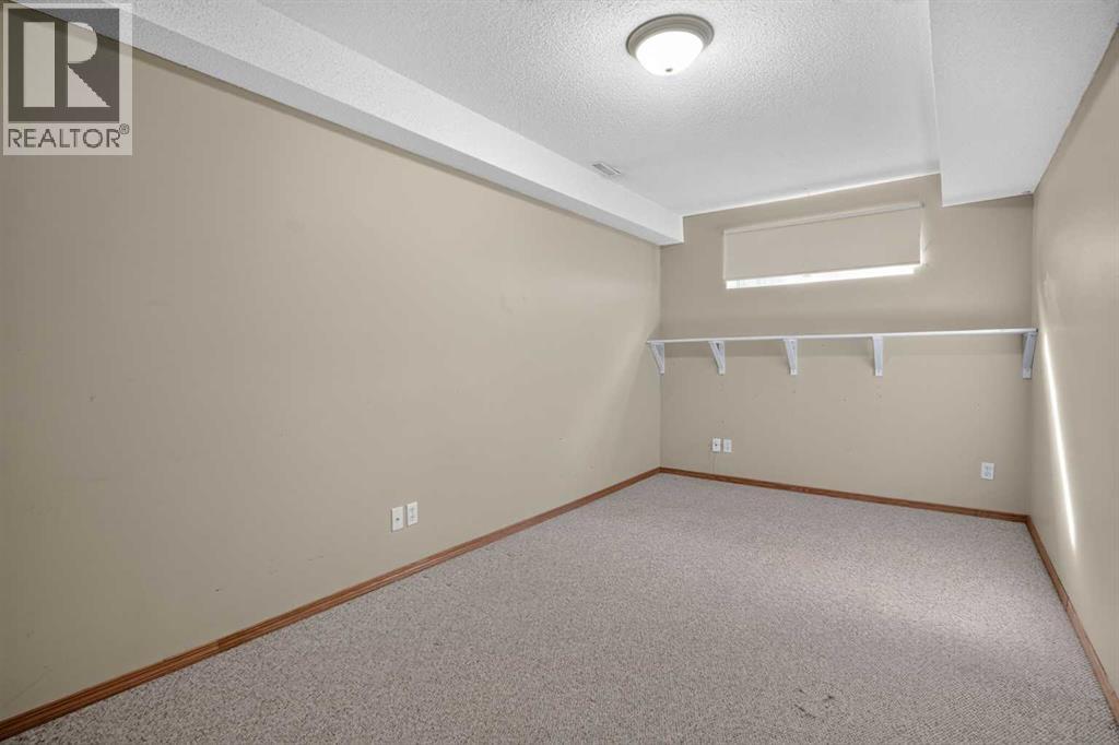50 4 Street Property Photo 34