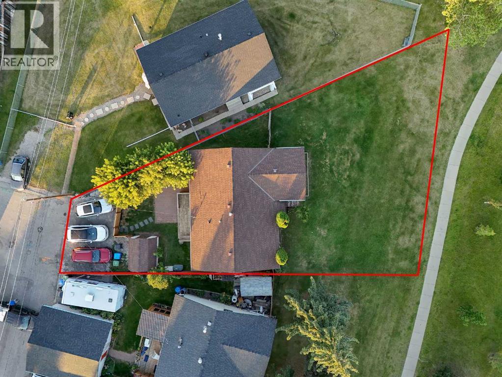 6036 Memorial Drive Ne Property Photo 2