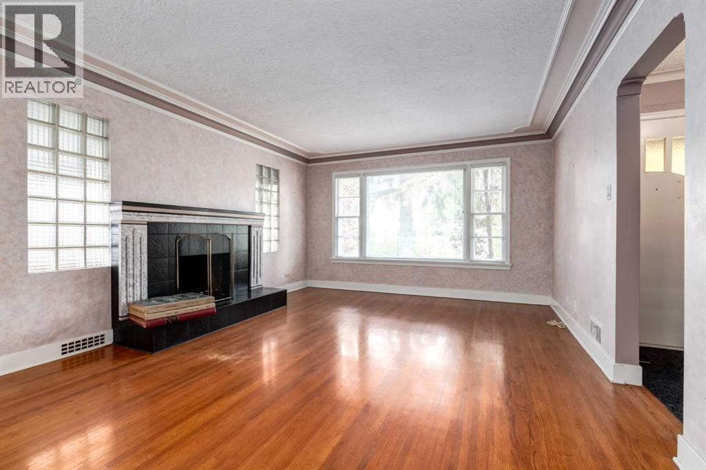 827 17 Avenue Nw Property Photo 4