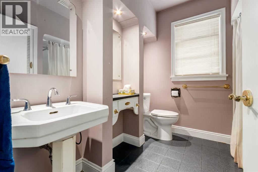 827 17 Avenue Nw Property Photo 15
