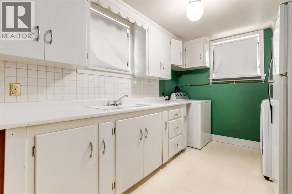 827 17 Avenue Nw Property Photo 27