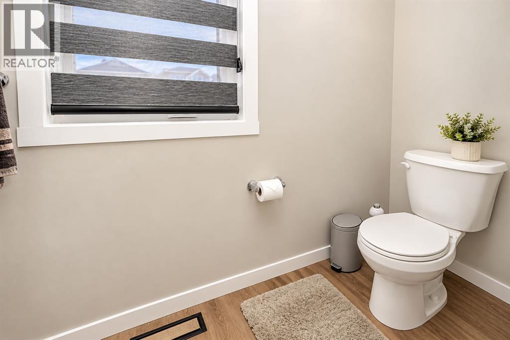 128 Cityside Crescent Ne Property Photo 7