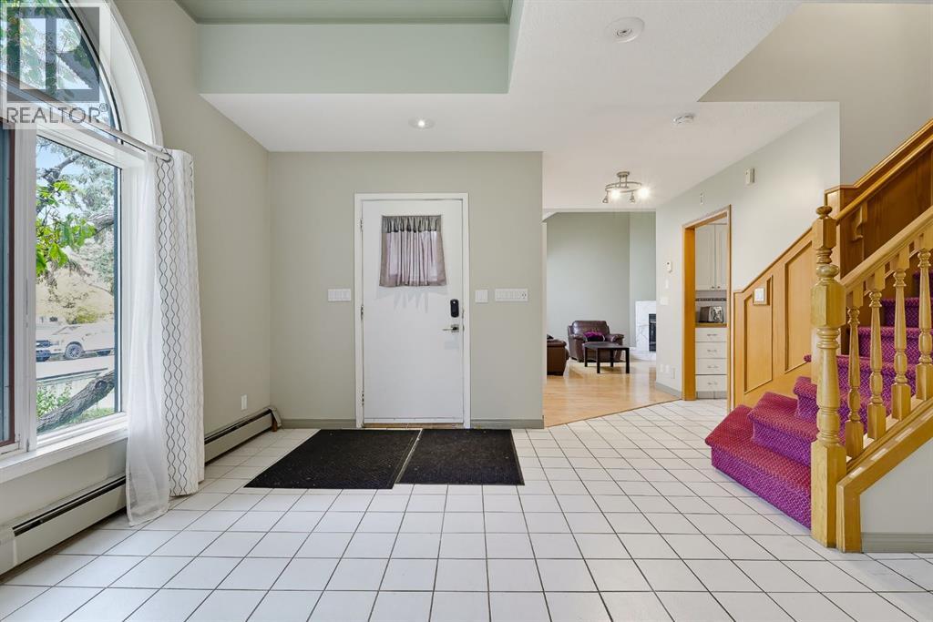 529 18 Avenue Nw Property Photo 2