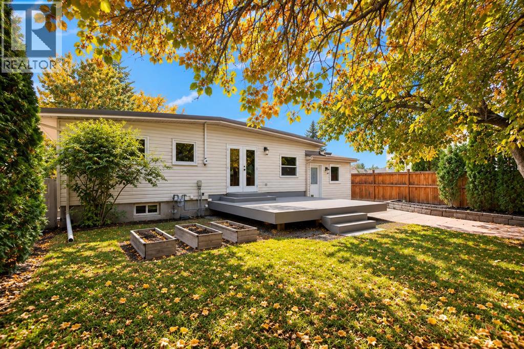 3721 44a Avenue Property Photo 9